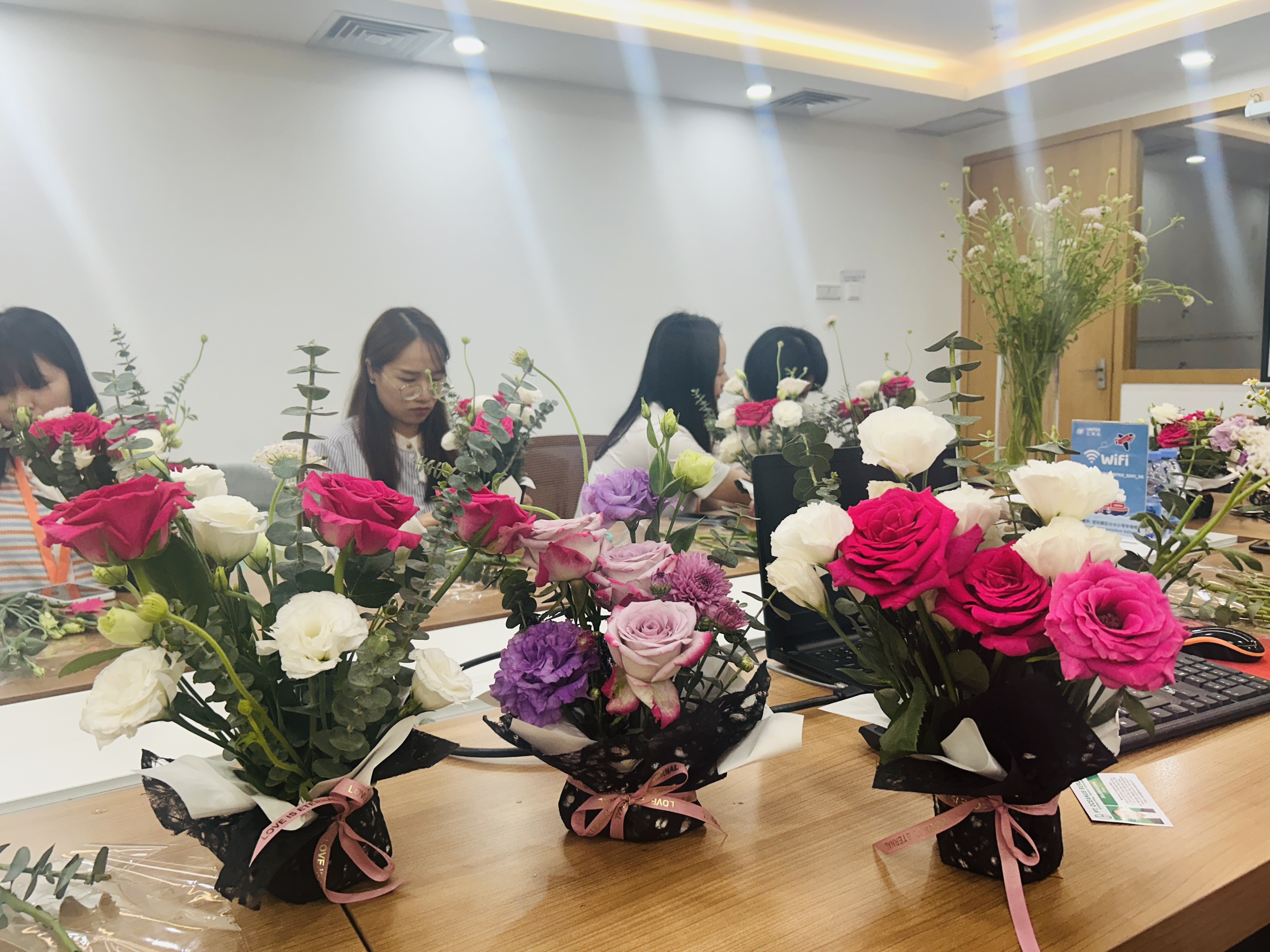 匯利達(dá)深圳520“花漾”Party：讓愛(ài)如花綻放！(圖1)